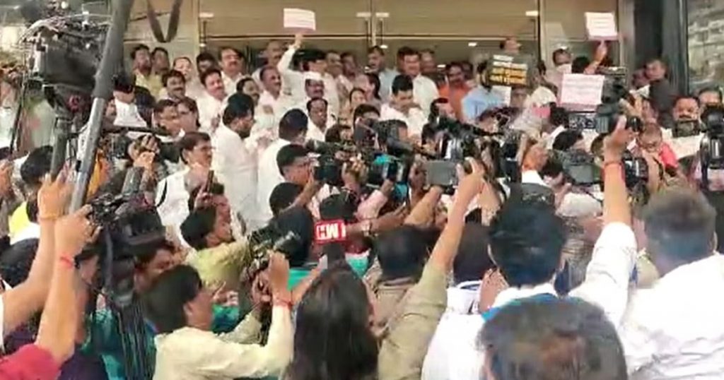 Clash between ruling and opposition in Vidhan Bhavan area, because..