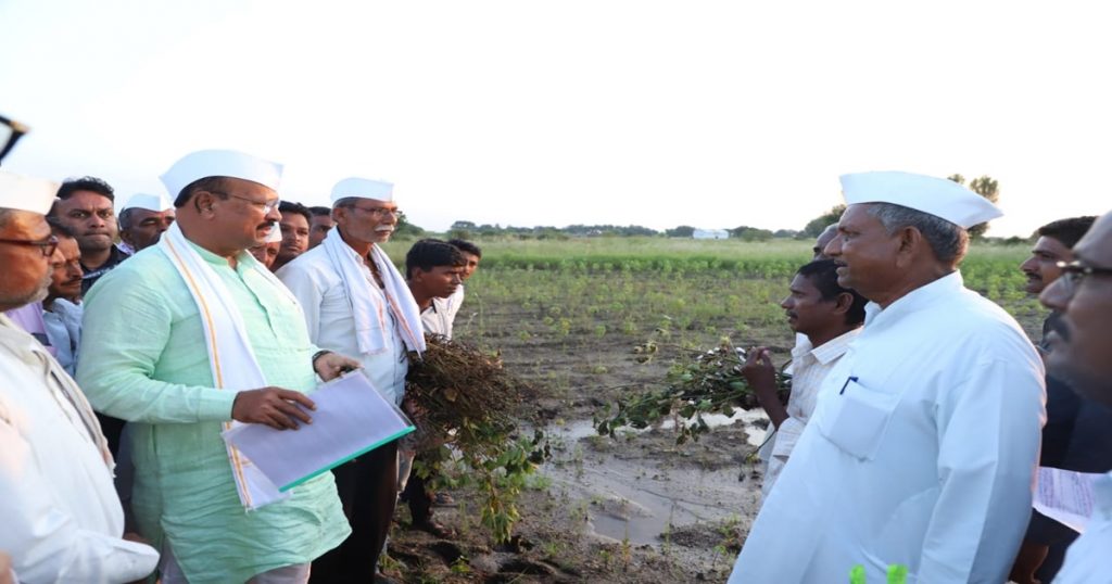 "Farmers don't despair", Abdul Sattar went to the farm embankment to inspect the damaged area; Help will be available within 15 days