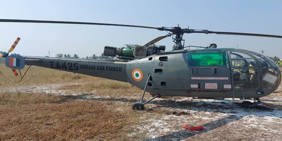 Air Force chopper lands in village in Baramati due to technical glitch; Suddenly there was excitement