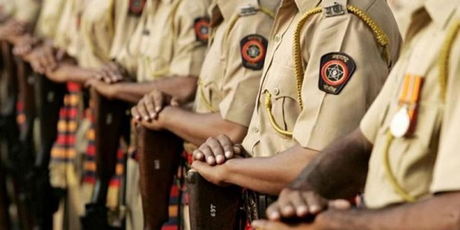 Police Bharti. A shocking incident happened in the police recruitment exam, students gave the paper with microphones in their ears