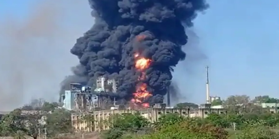 Big news! A massive fire broke out at Jindal Company in Nashik