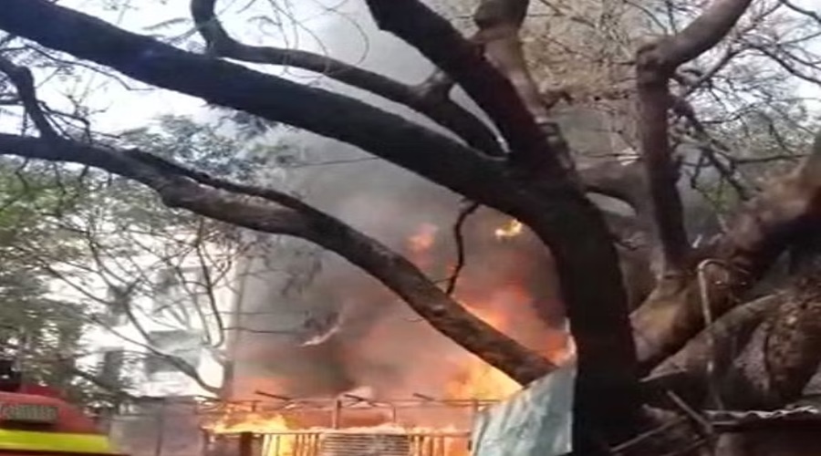 Breaking! Massive fire to shops in Swargate area