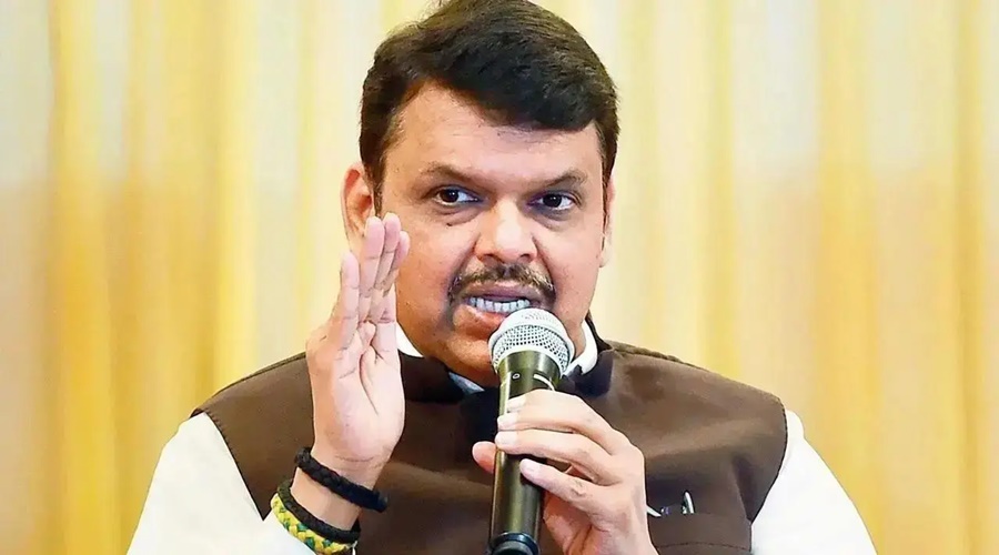 Fadnavis slips his tongue while talking about Mahavikas Aghadi; Said, "I also told his father..."