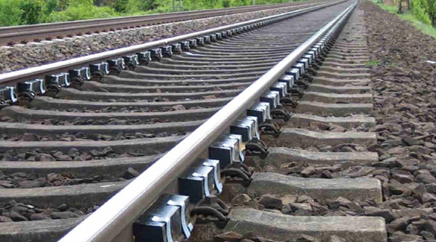 Shocking! Two youths died while making rails on the railway track