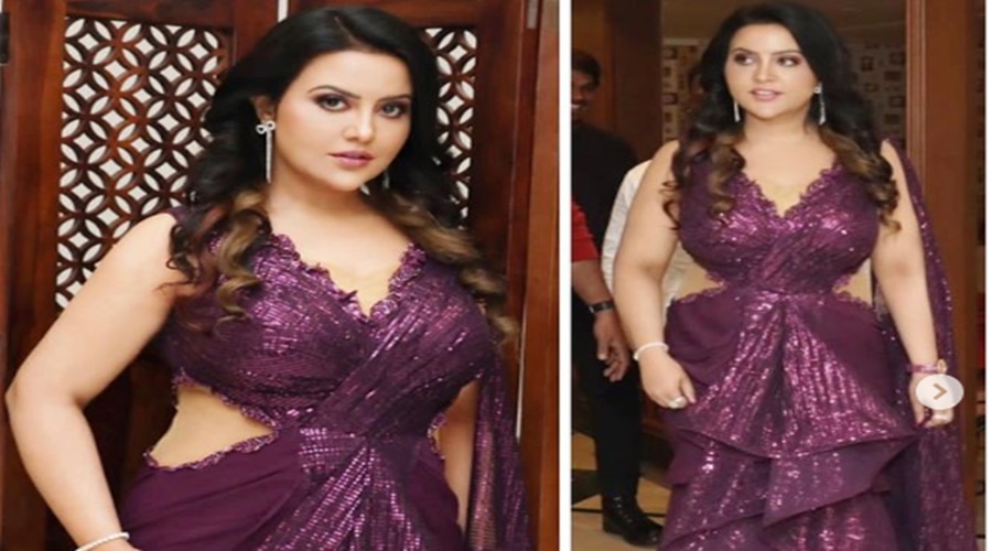 "You don't suit Fadnavis Saheb madam", Amrita Fadnavis again trolled over 'that' photo