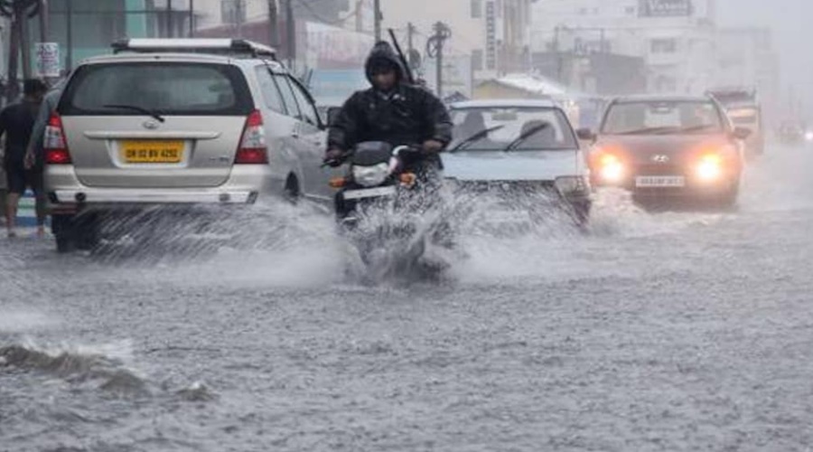 Heavy rains start in Pune; Traffic jam due to rain