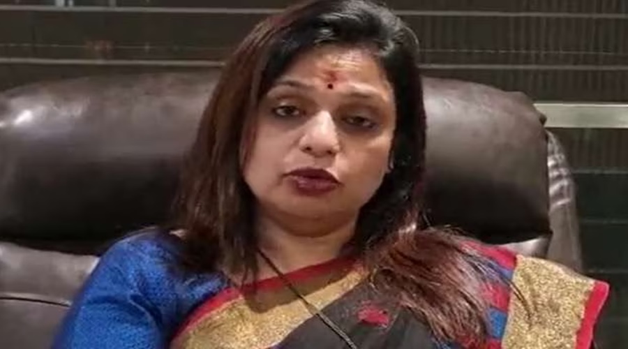 Big news! The morphed video of Sheetal Mhatre of the Shinde group has gone viral