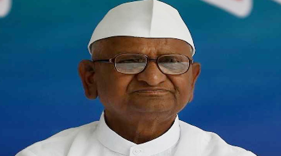 Big news! Youth threatens Anna Hazare with death