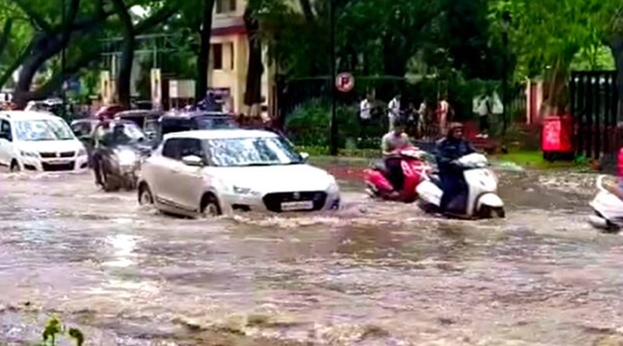 Big news! Rain begins in Pune