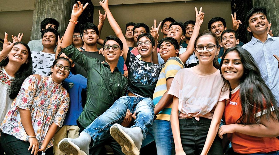Get Rs 10,000 if you stand first in class 10th and 12th, Know..