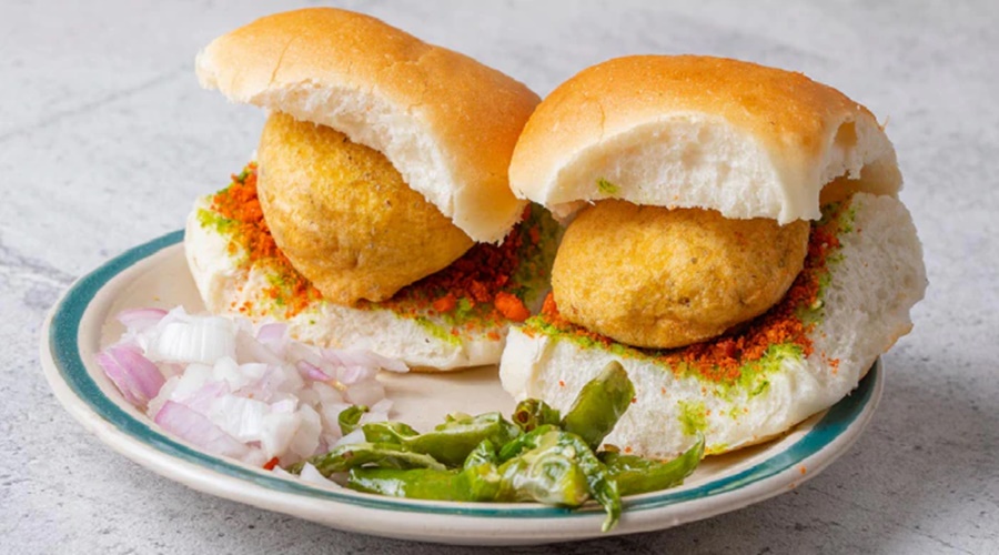 A famous actress made a special post about vadapav; She said, "Vadapav in foreign countries is..."