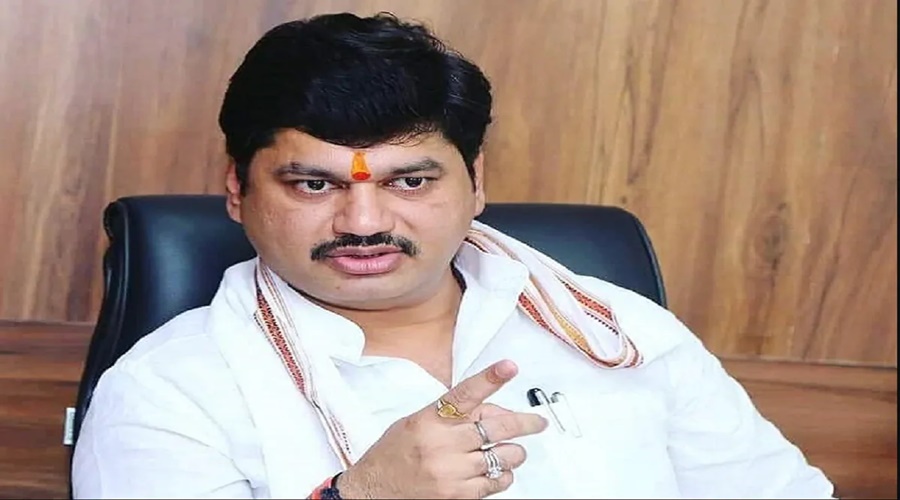 Dhanjay Munde : Big Breaking! Cancellation of license of bogus fertilizer selling company; Information given by Dhannajay Munde