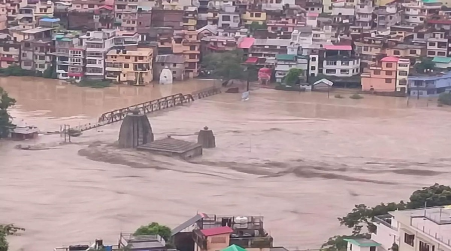 A few seconds passed, big shops blew up, heavy rains wreaked havoc in Shimla; Basel was shocked to see the video