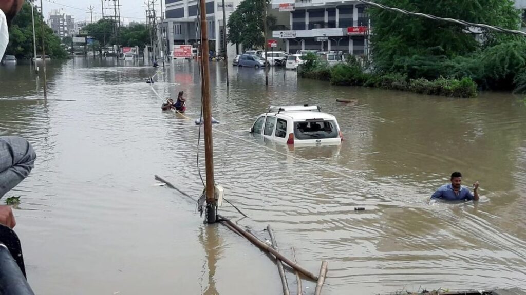 Water in 10 thousand houses in Nagpur, 50 thousand will be given to the affected people