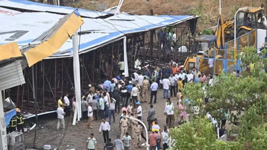 Mumbai hoarding collapse